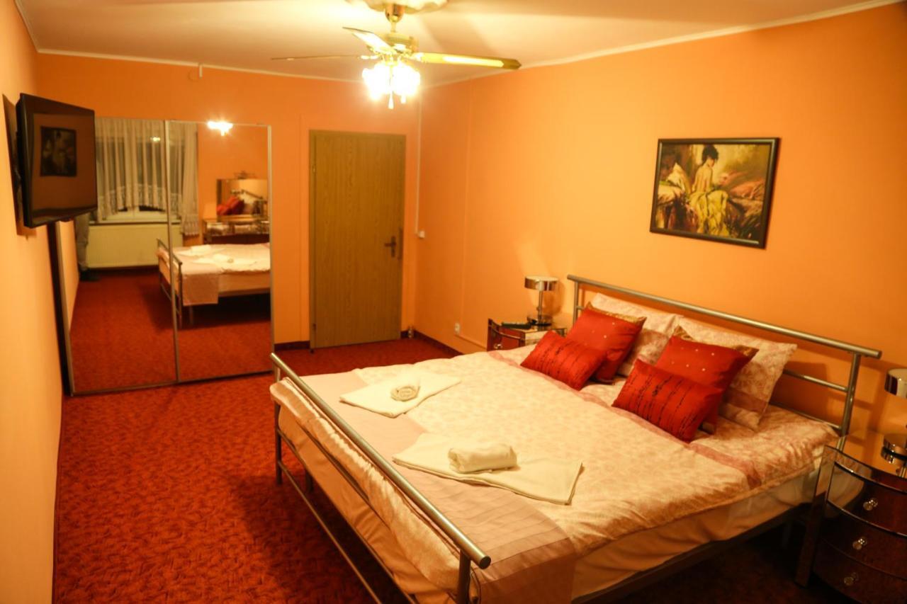Ferienwohnung Luxury Brașov Zimmer foto